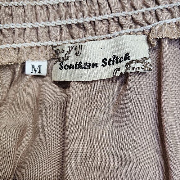 Southern Stitch 100% Viscose On or Off Shoulder Lace Bell Sleeve Dress Sz M - Picture 7 of 8